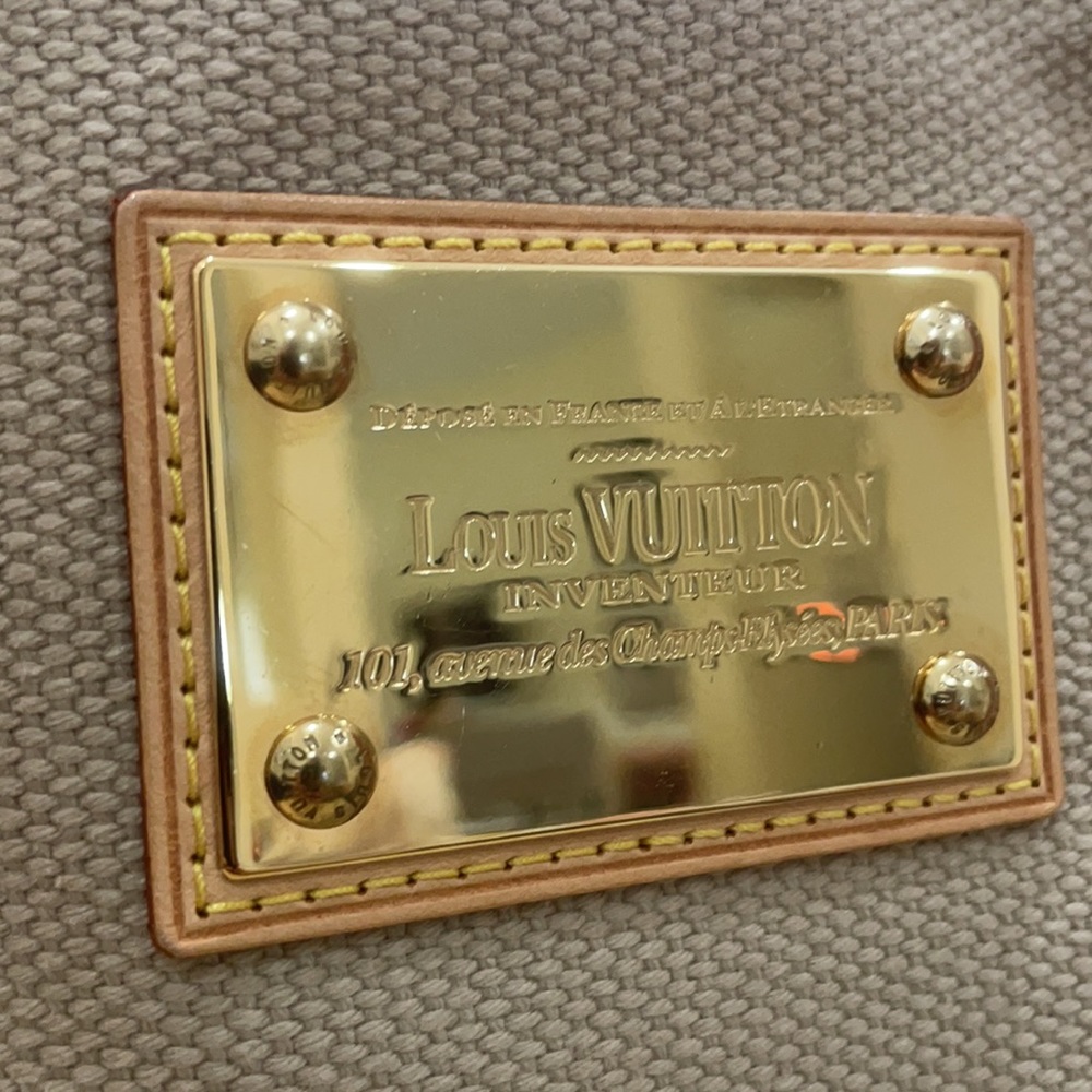 Original Limited Edition Lv Gem